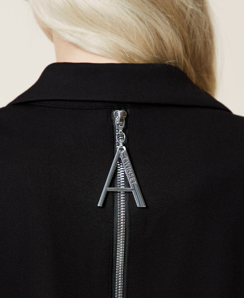 Blazer with zip on the back