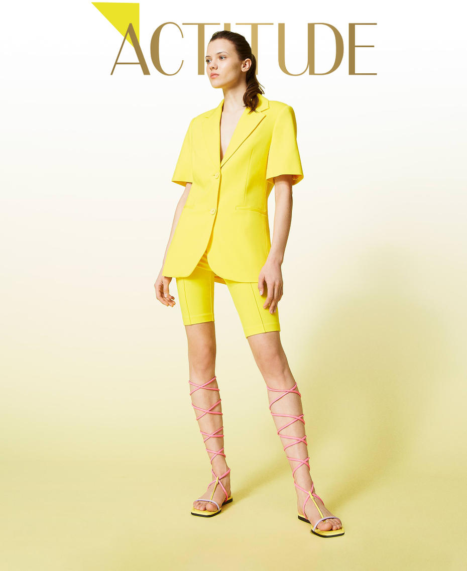 Bermuda fitted con tasche