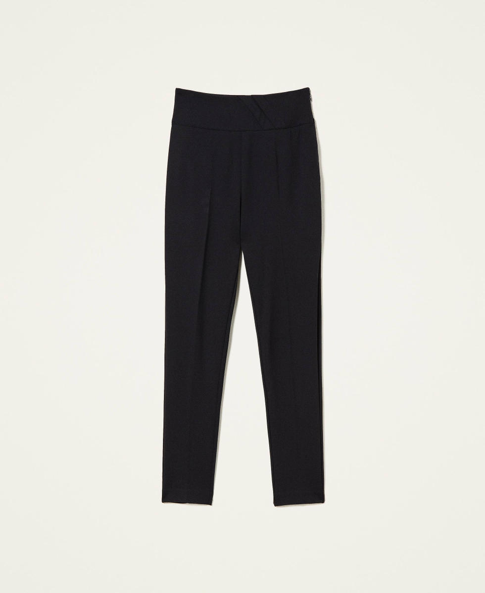 Zigarettenhose mit Falten