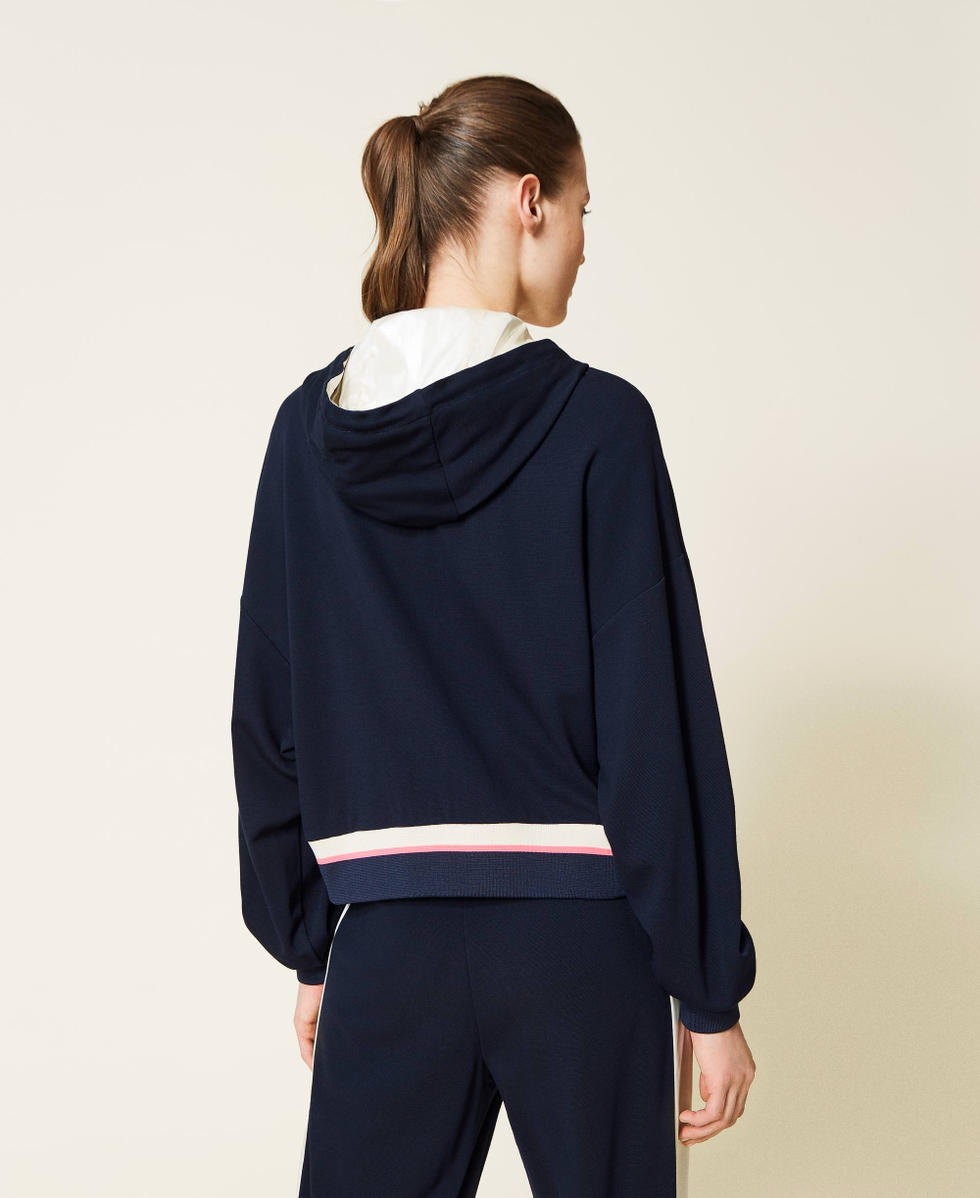 Hoodie with inserts and embroidered logo