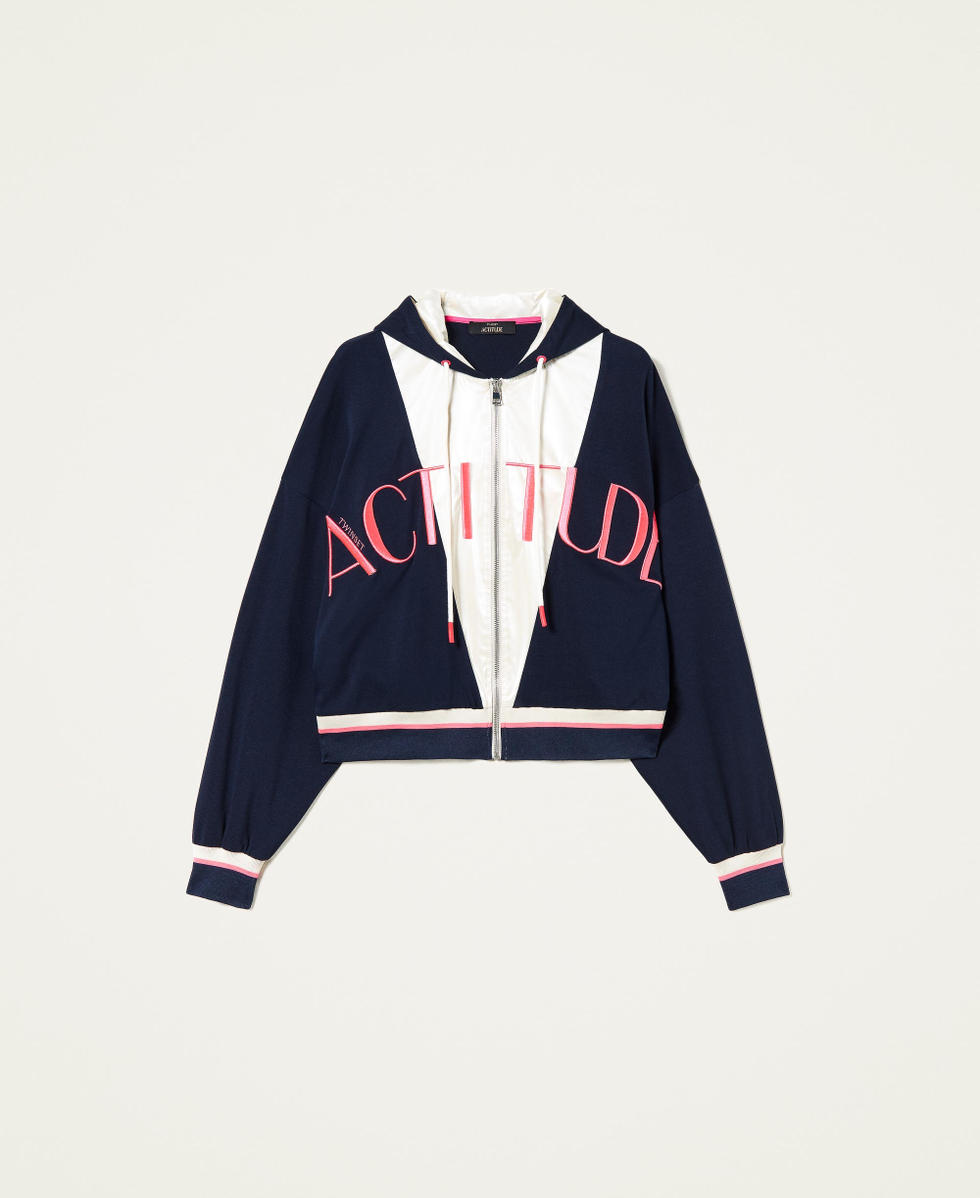 Hoodie with inserts and embroidered logo