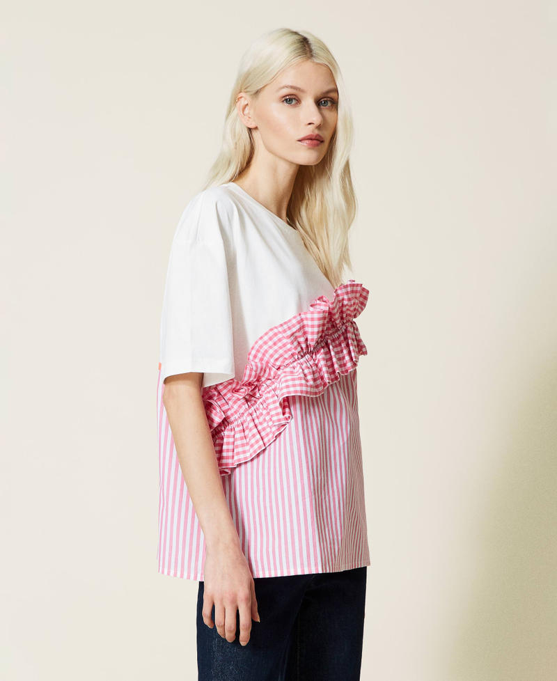Camiseta con inserción a rayas y Vichy Bicolor Off White / Rosa «Hot Pink» Mujer 221AT2250-04