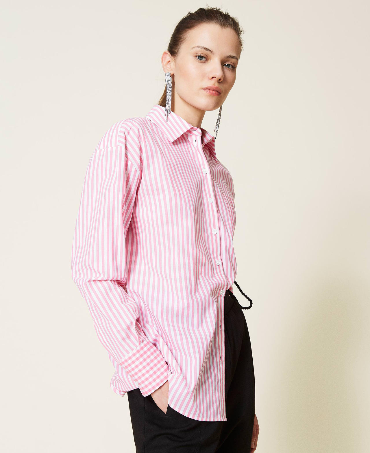 Рубашка в полоску со вставками в клетку виши Двухцветный Серо-белый / Розовый "Ярко-розовый" женщина 221AT2251-03
