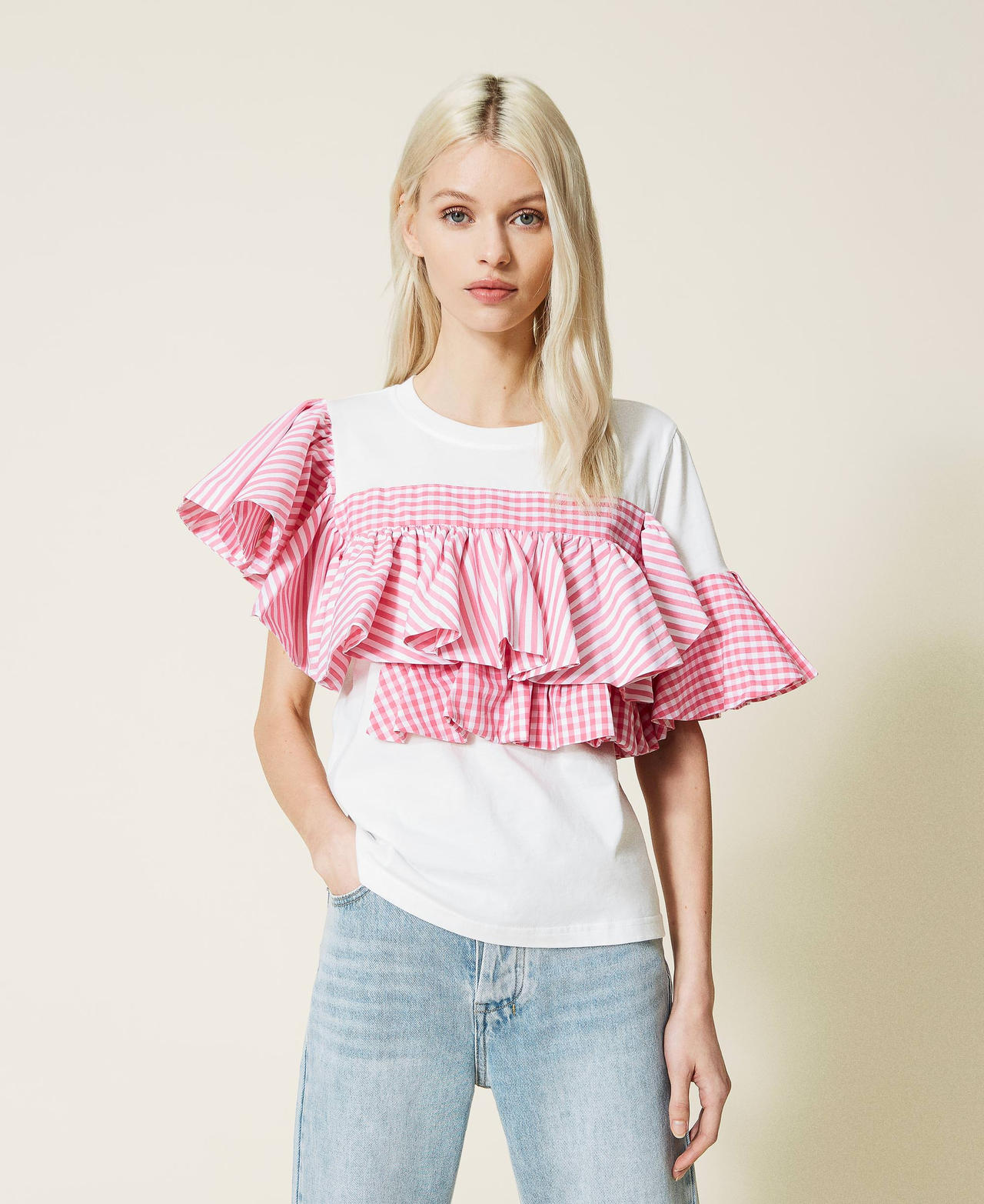T-shirt with gingham and striped flounces