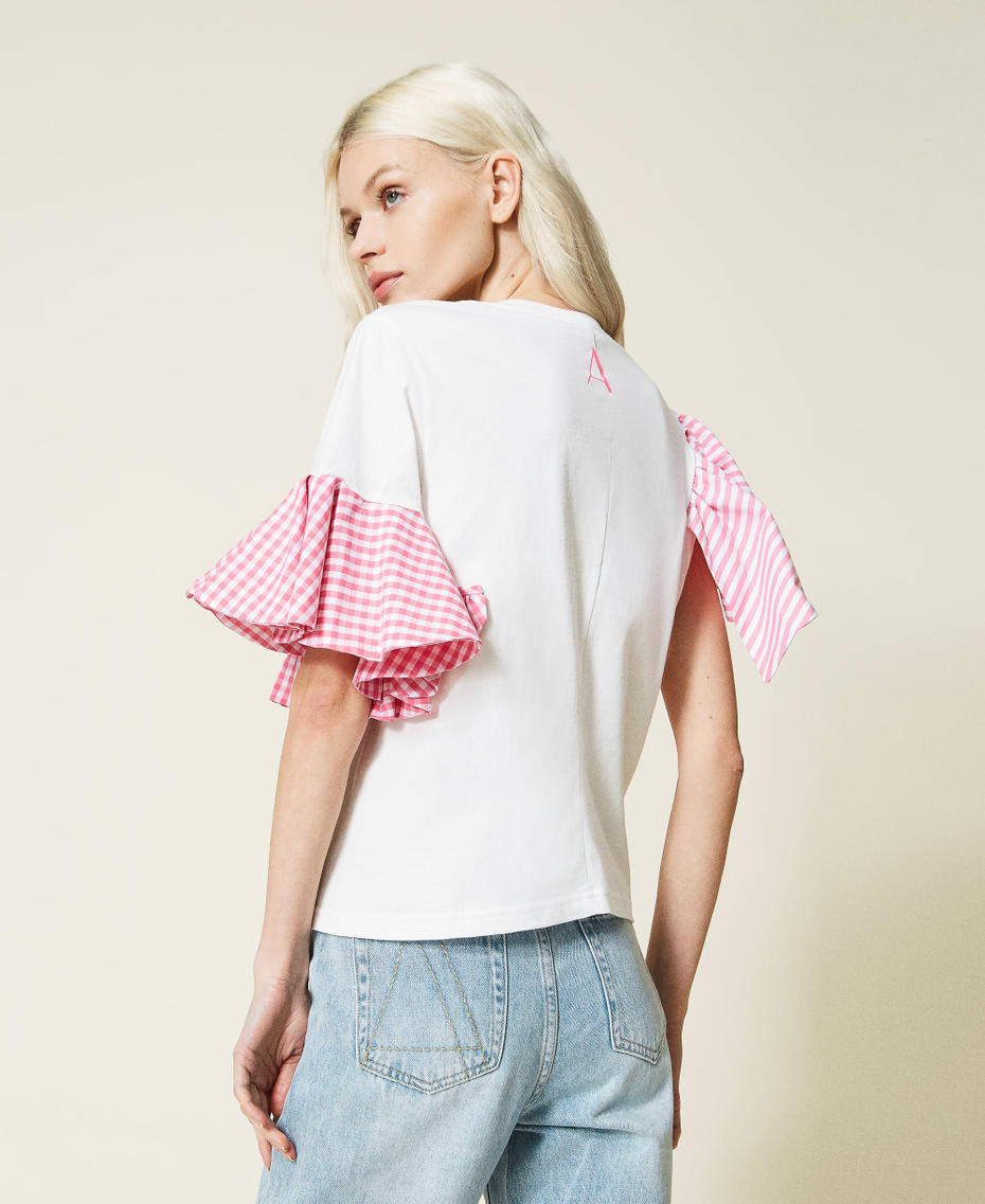 T-shirt with gingham and striped flounces