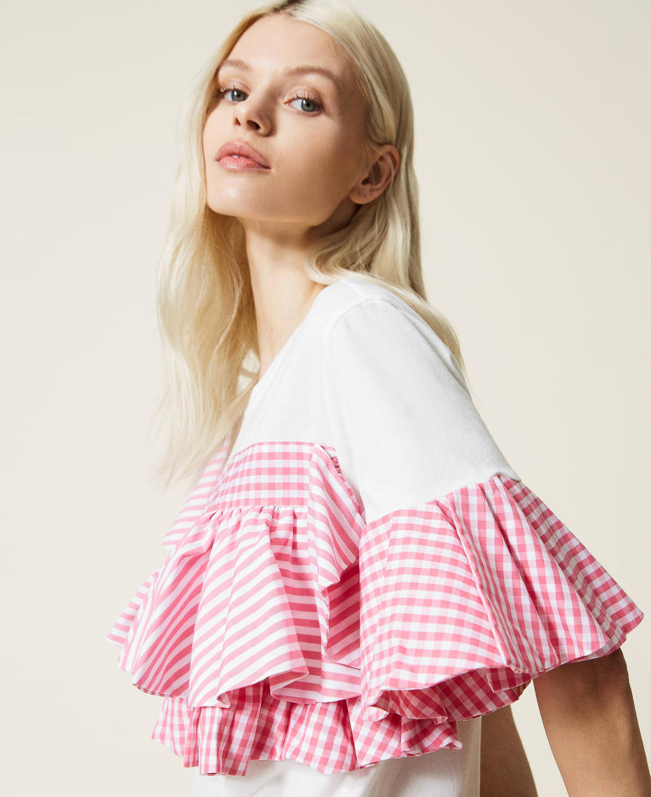 T-shirt with gingham and striped flounces