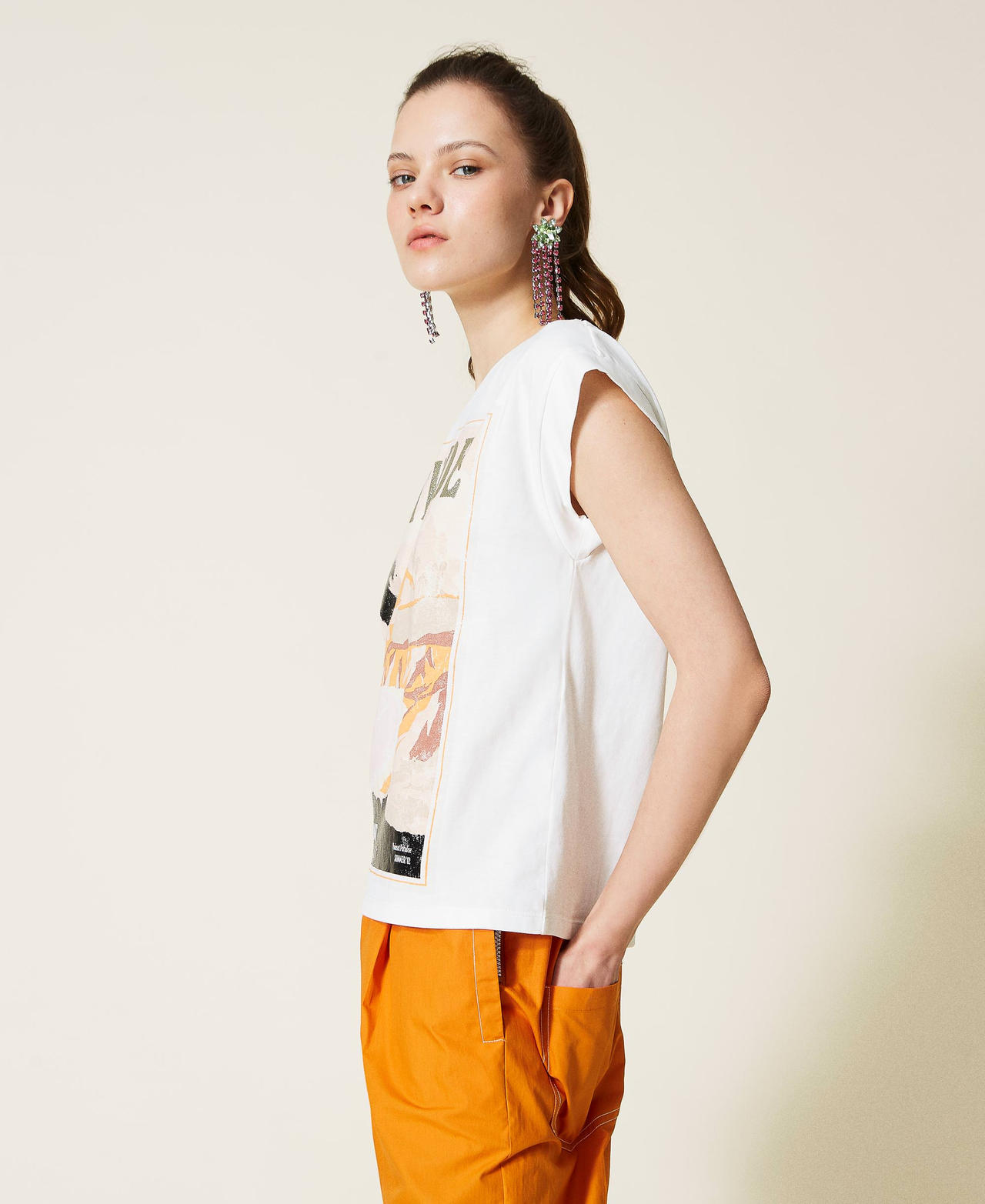 Regular t-shirt with print and glitter