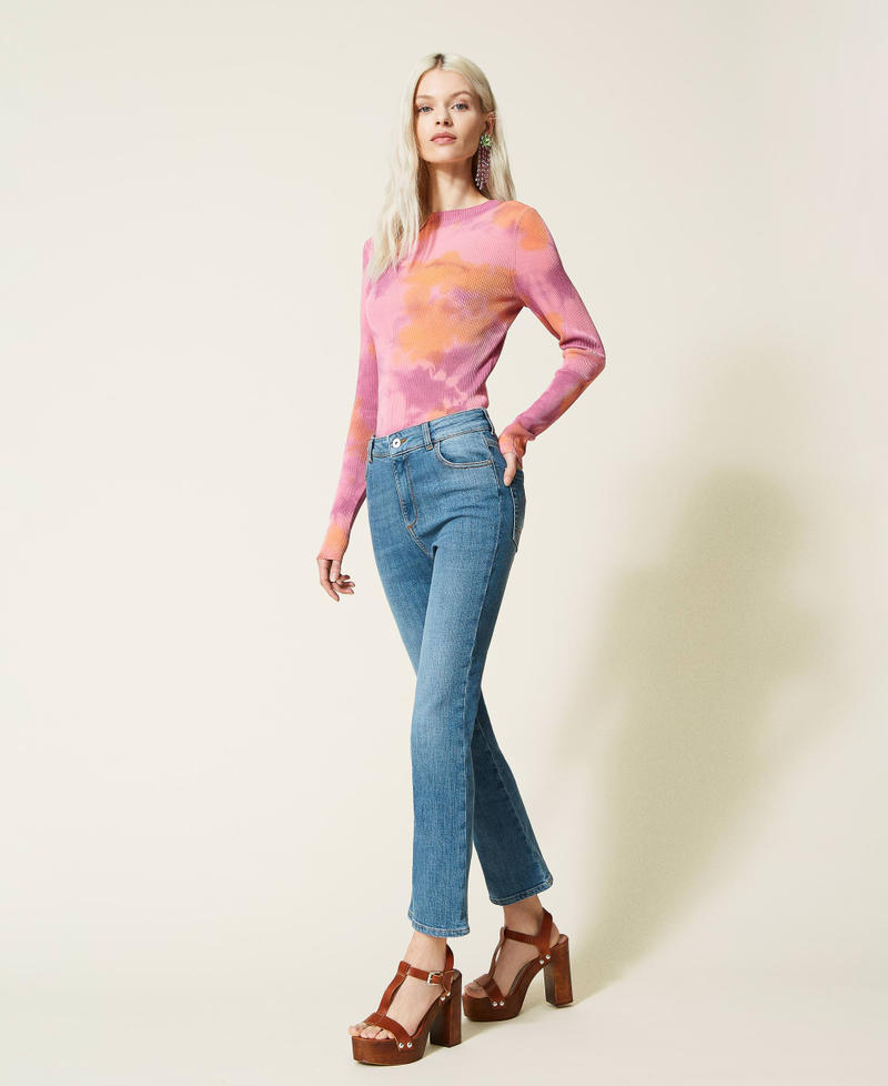 Flare-Jeans mit fünf Taschen Mittleres "Denimblau" Frau 221AT2351-03
