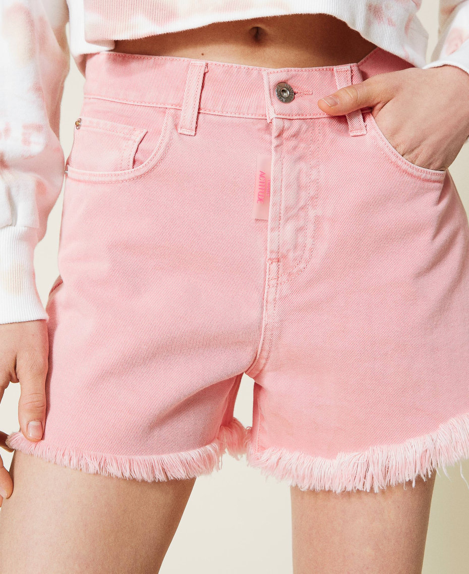 Shorts aus Bull-Denim mit Fransen am Beinabschluss „Hot Pink“-Rosa Frau 221AT2366-05
