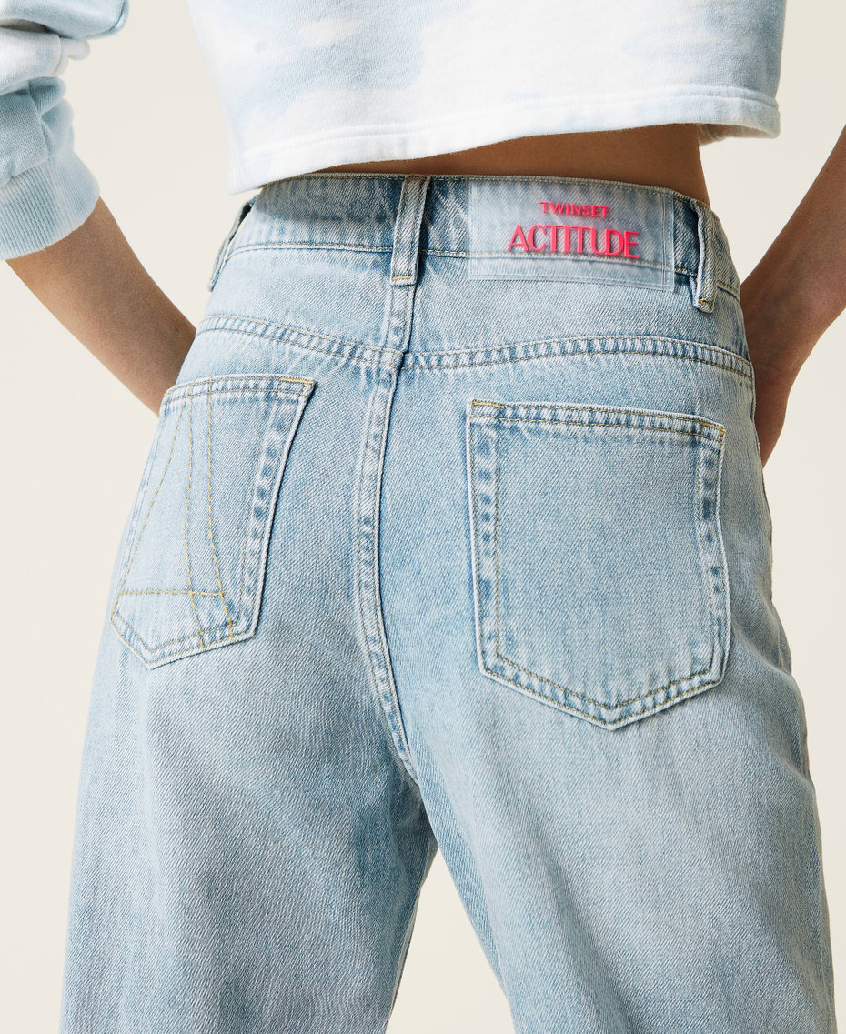 Jeans carrot a vita alta