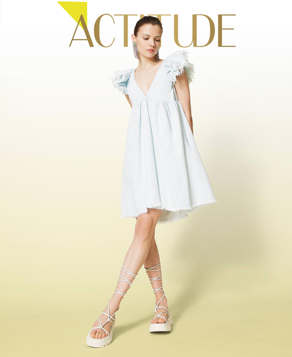 Robe en jean avec manches effiloch&eacute;es