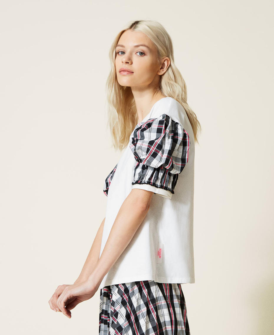 T-shirt avec manches en taffetas &agrave; carreaux