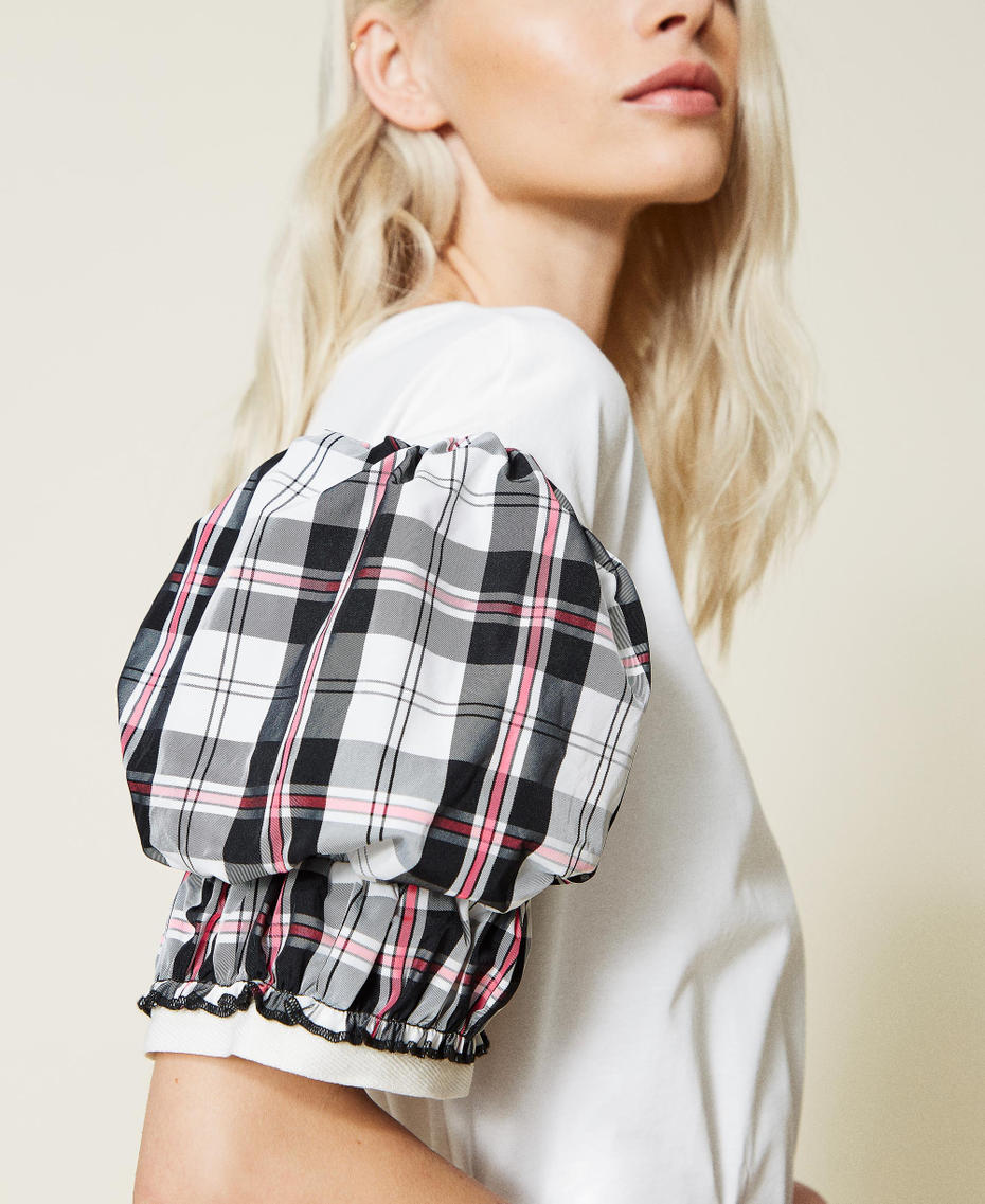 T-shirt avec manches en taffetas &agrave; carreaux