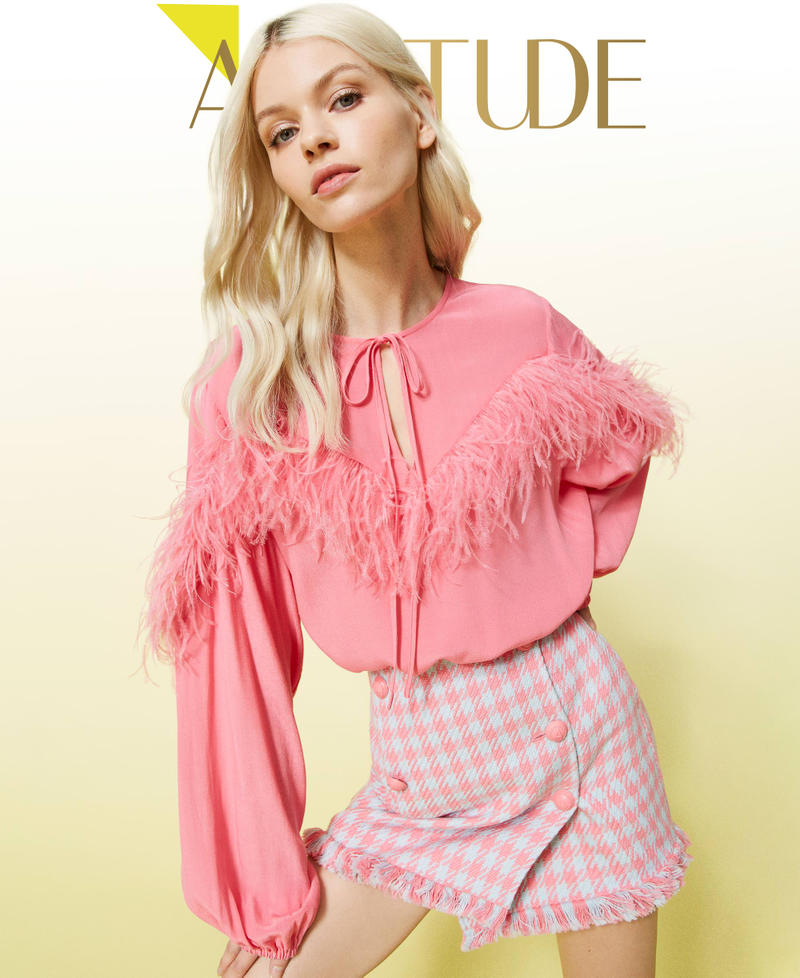 Bluse aus Cr&ecirc;pe de Chine mit Federn