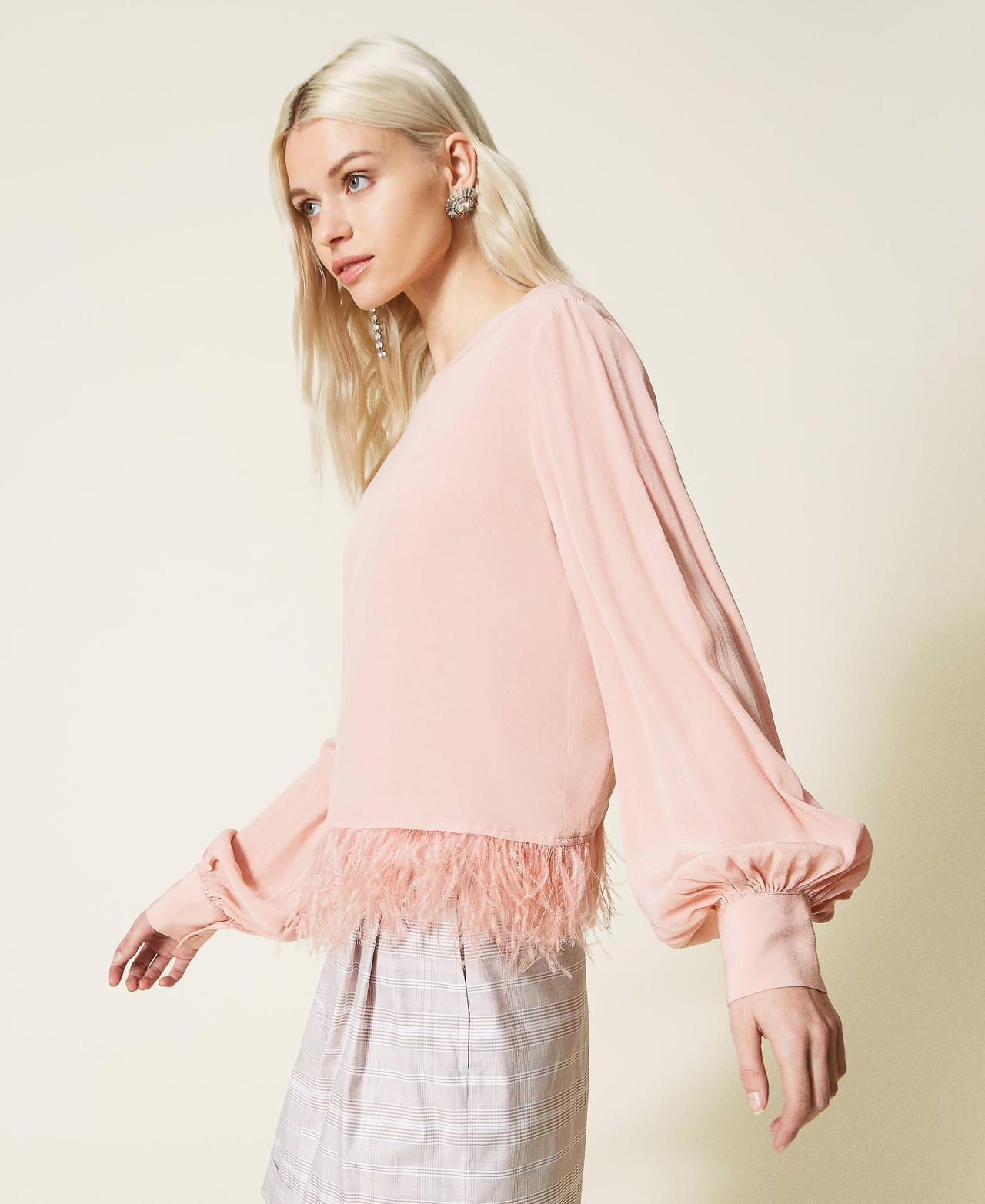 Crêpe de Chine blouse with feathers Pink Pearl Woman 221AT2502-03