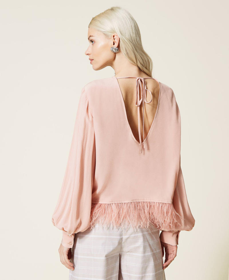 Cr&ecirc;pe de Chine blouse with feathers