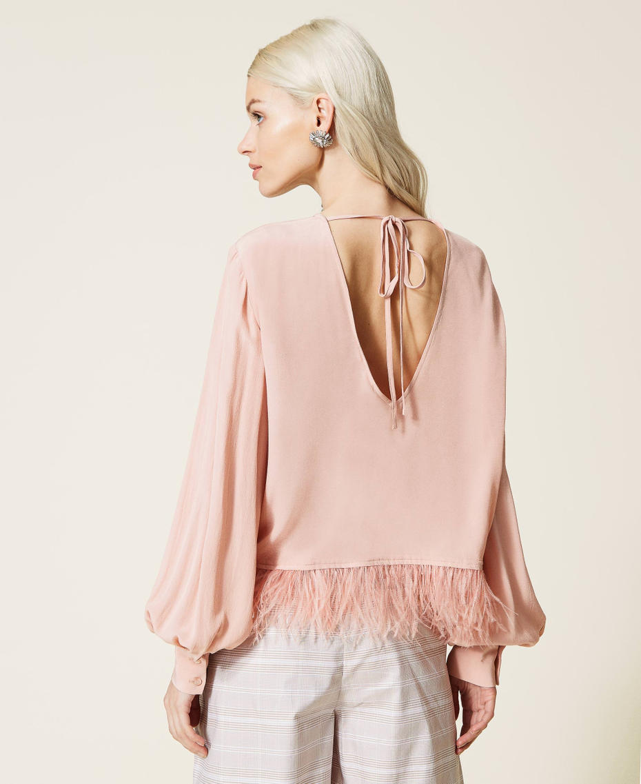 Cr&ecirc;pe de Chine blouse with feathers