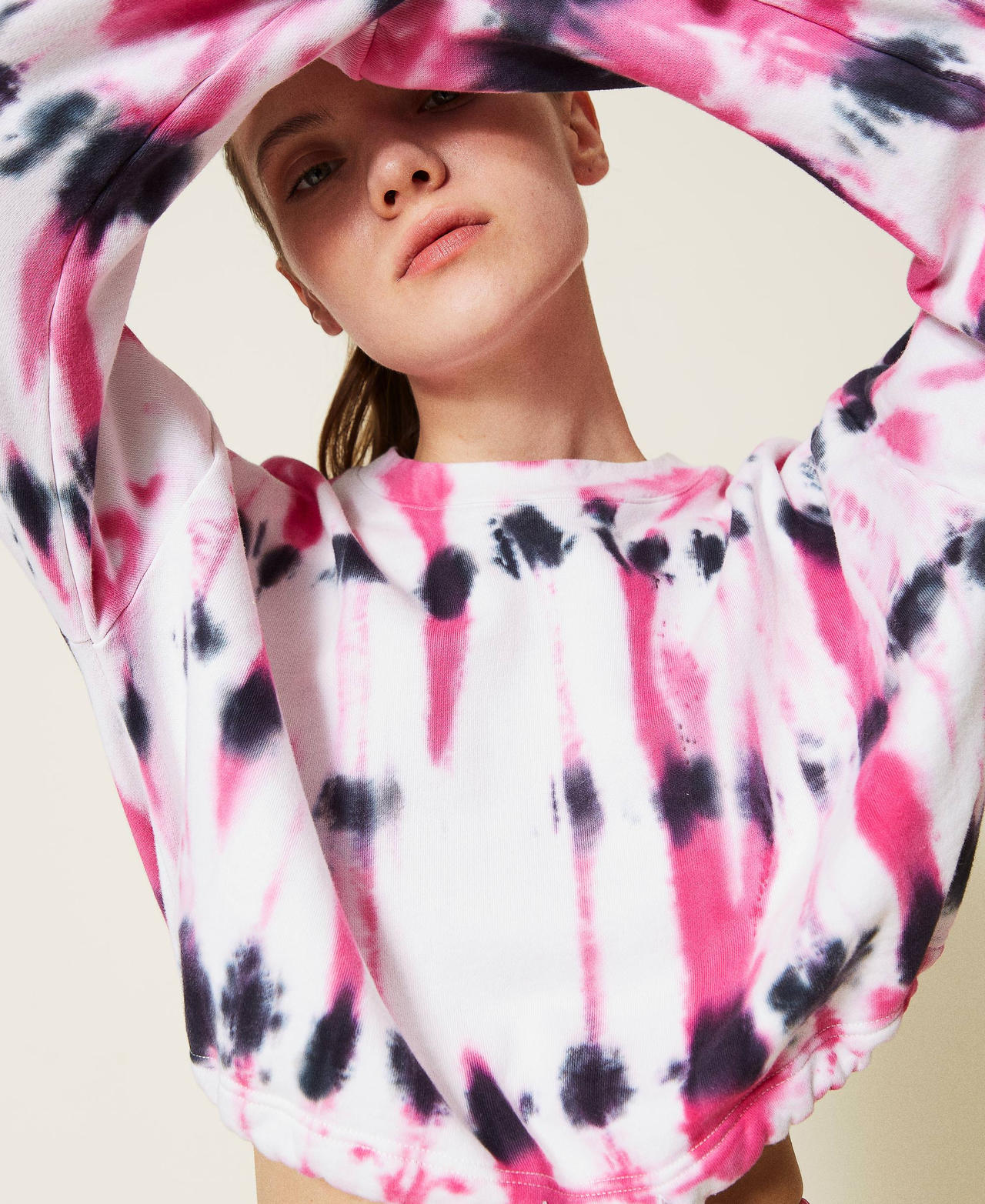Sweat-shirt court avec imprim&eacute; tie and dye