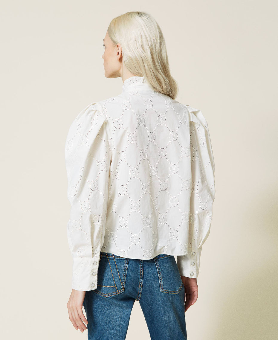 Camisa de encaje suizo con logotipo Blanco Gardenia Mujer 221AT2660-04