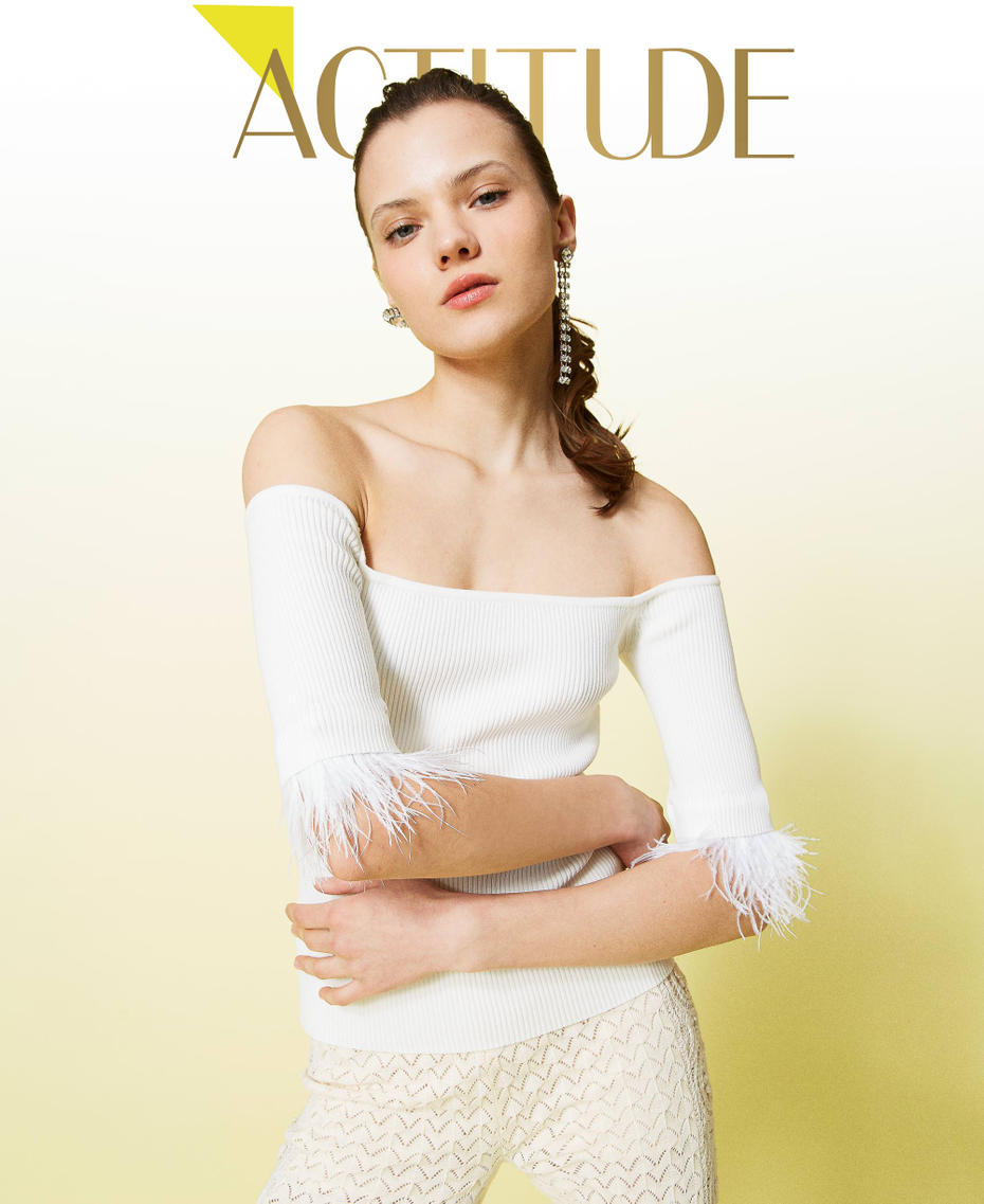 Fitted ribbed jumper with feathers