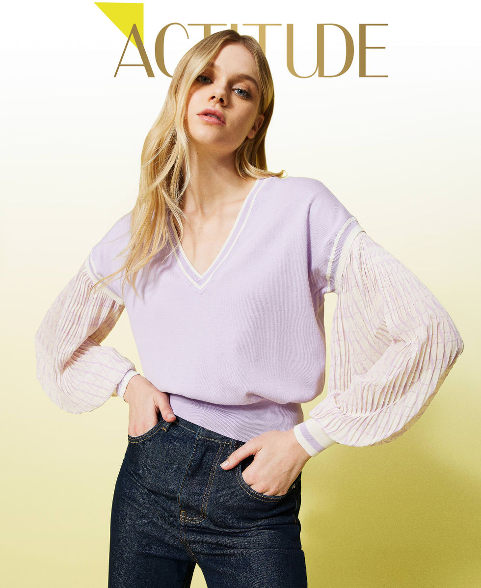 Jumper with printed pleated sleeves