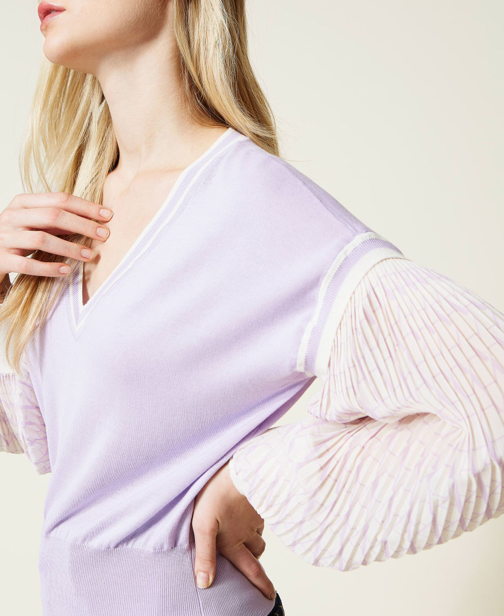 Jumper with printed pleated sleeves