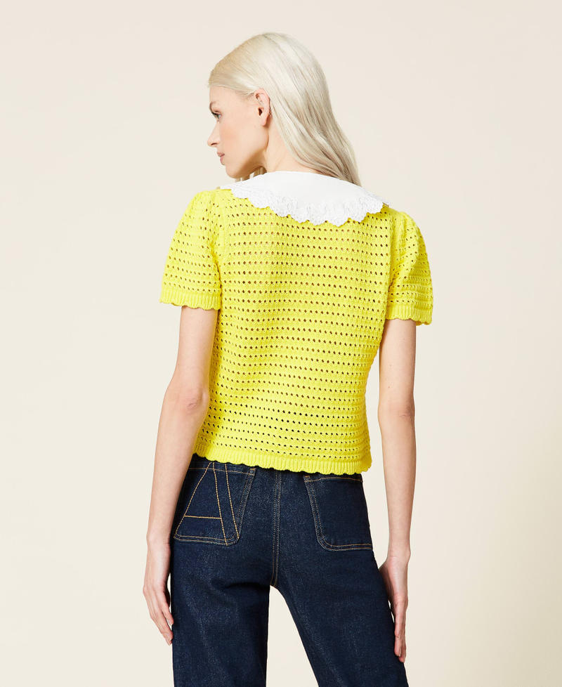 Regular jumper with removable collar