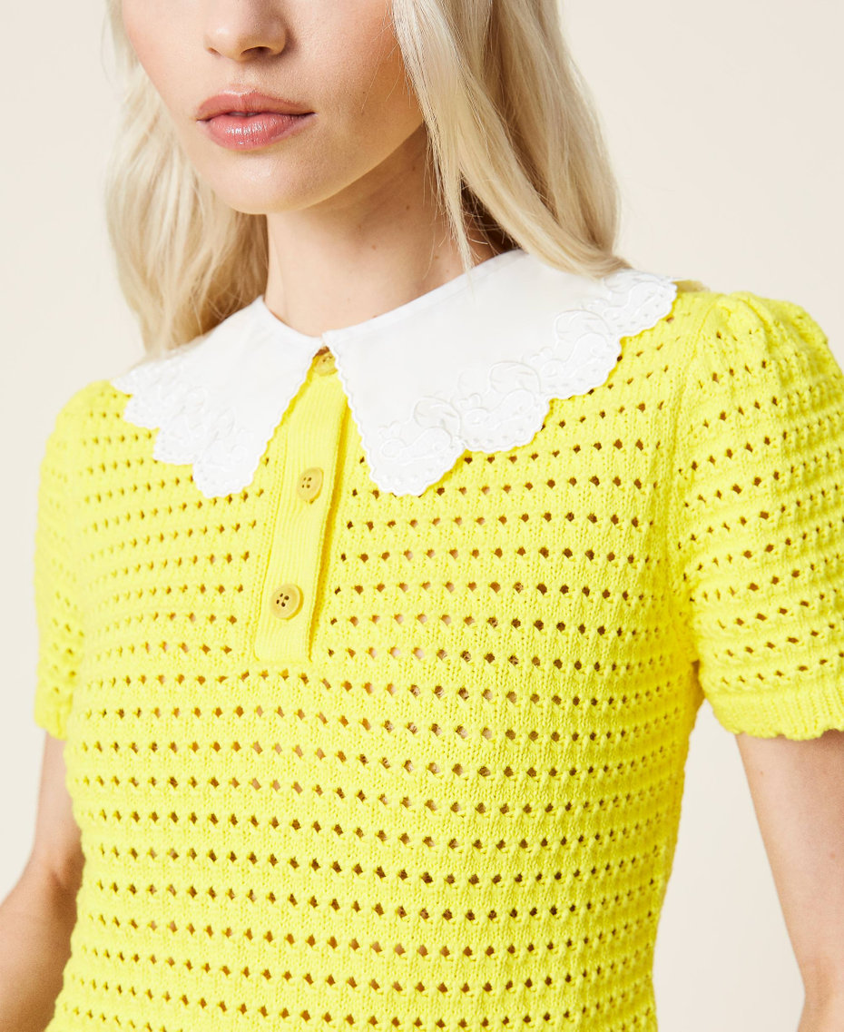 Regular jumper with removable collar