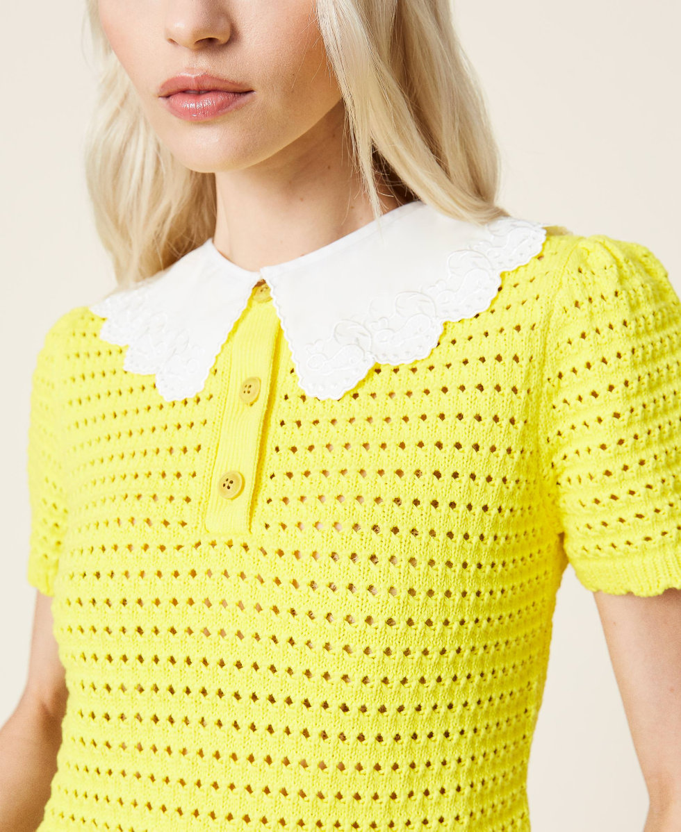 Regular jumper with removable collar
