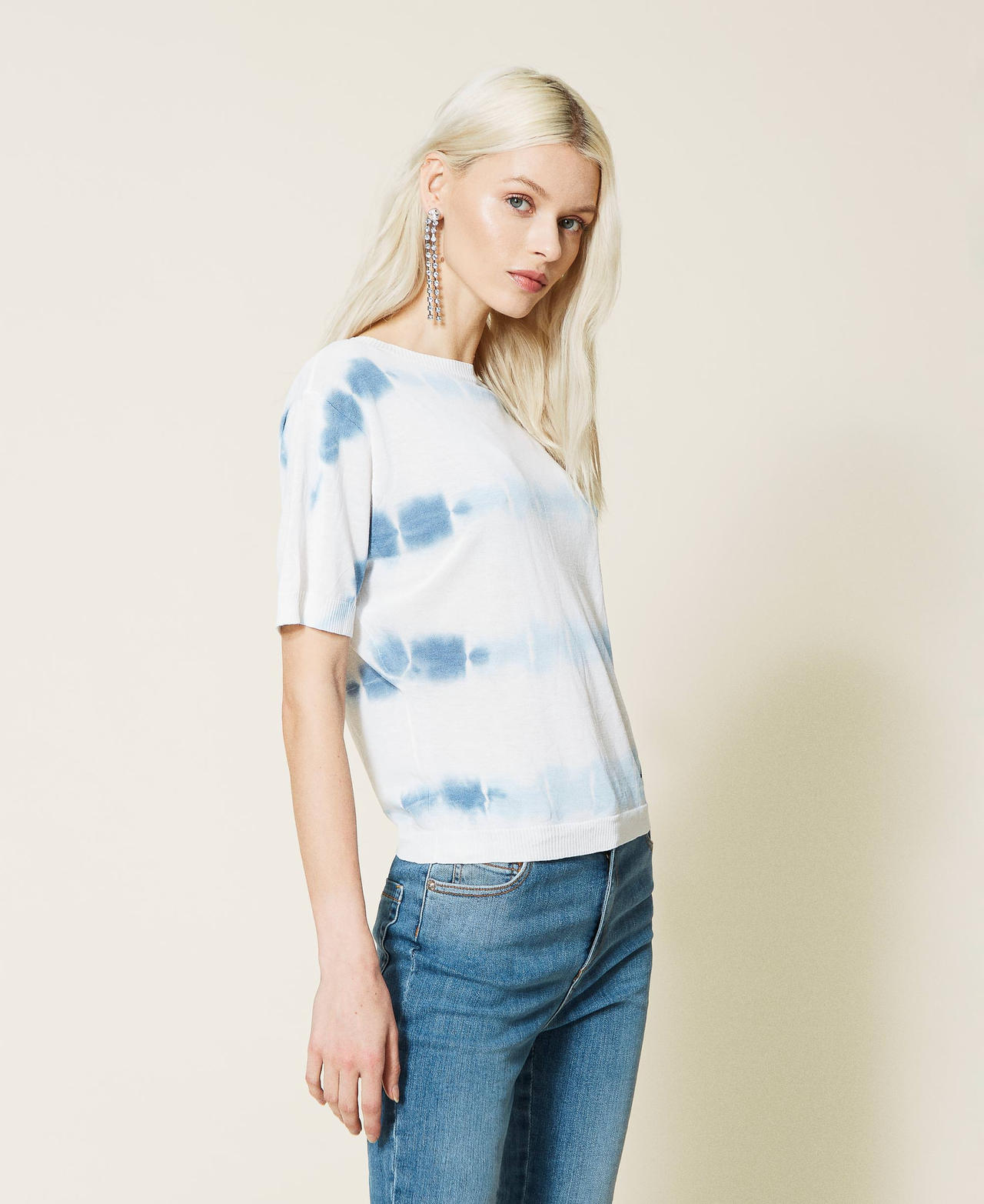 Pull &agrave; manches courtes avec tie and dye r&eacute;alis&eacute; &agrave; la main