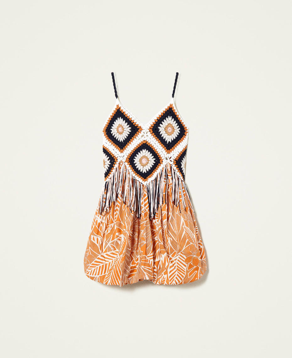 H&auml;kelkleid mit Musselin