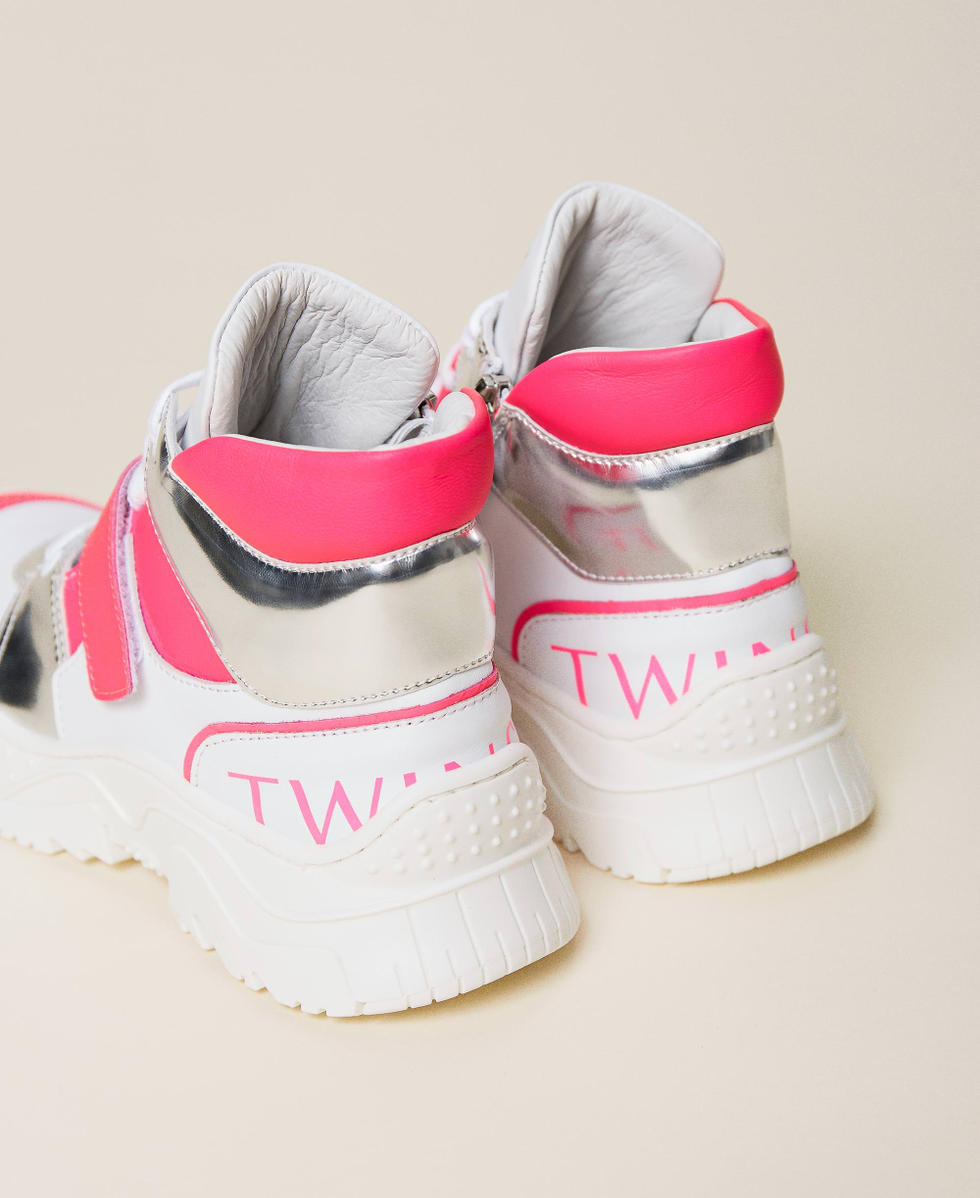 Sneakers aus Leder mit Logo