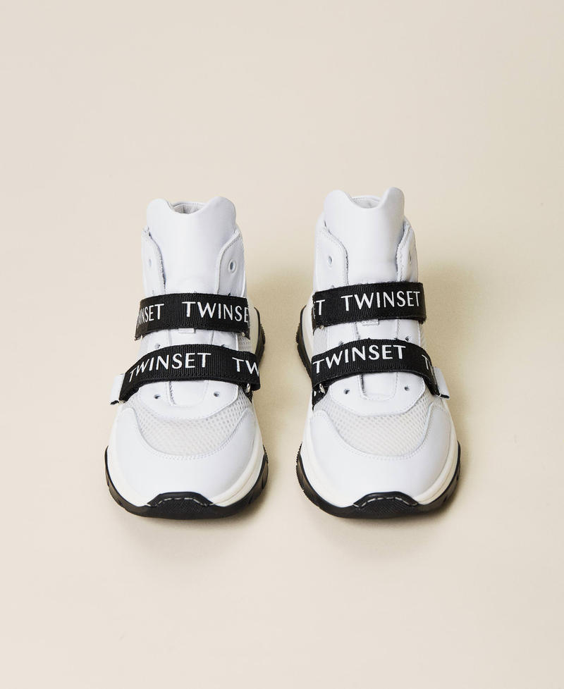 Sneakers mit Logobändern Zweifarbig Optisches Weiß / Schwarz Mädchen 221GCJ01J-05