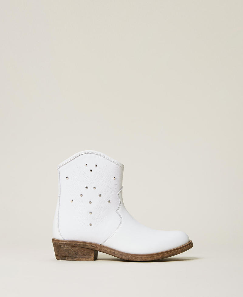 Leather ankle boots with pearls White Snow Girl 221GCJ060-03