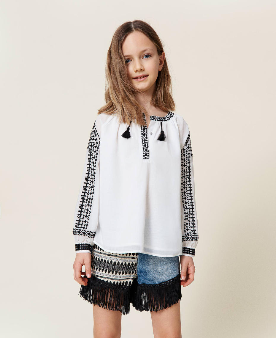 Muslin blouse with embroidery