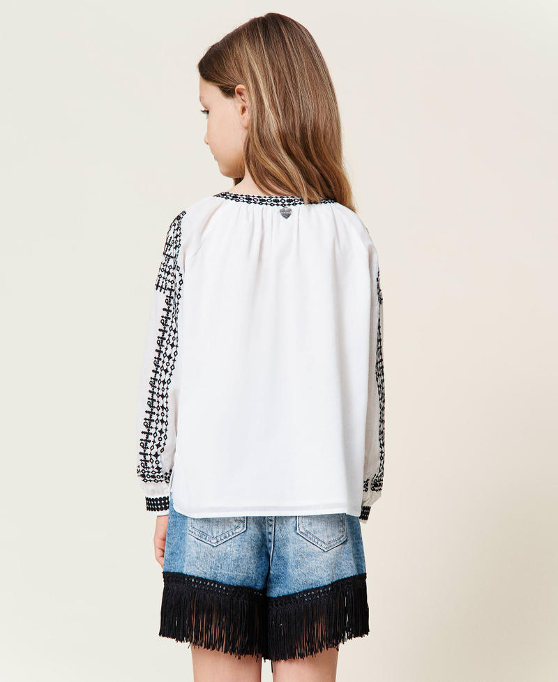 Muslin blouse with embroidery