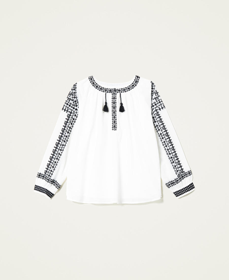 Muslin blouse with embroidery