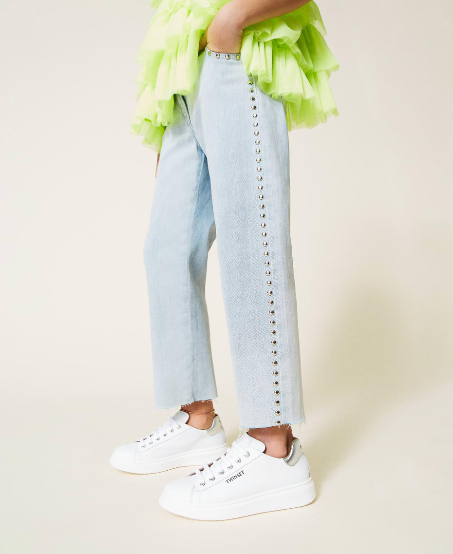 Raw cut jeans with studs