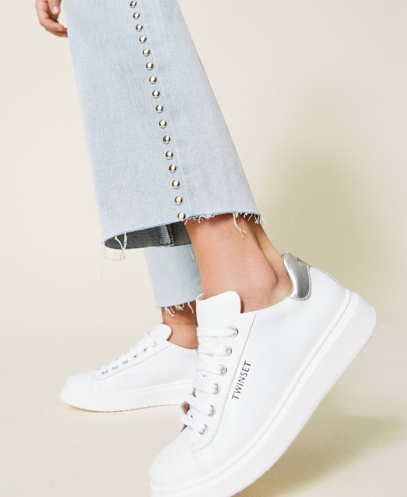 Raw cut jeans with studs