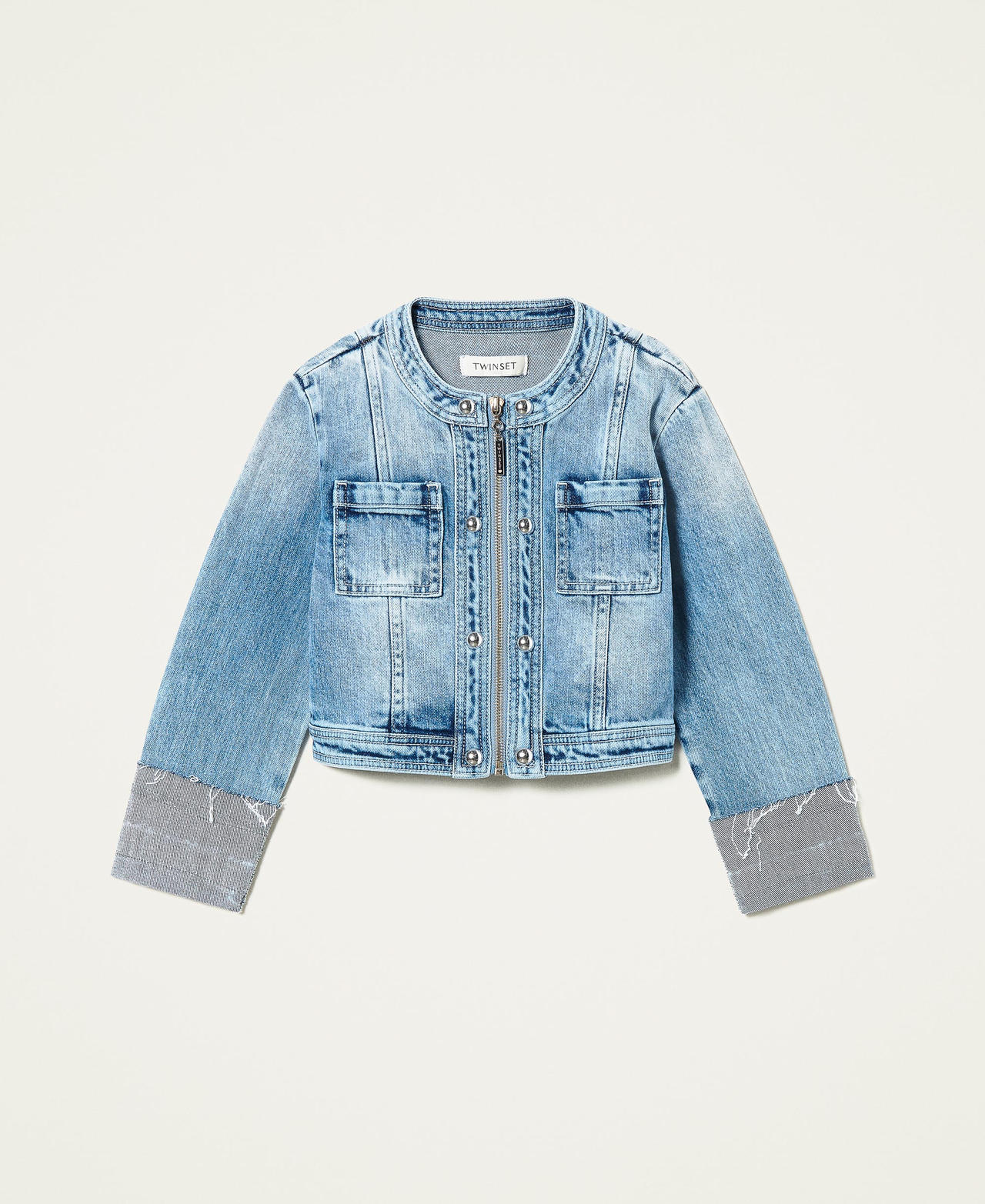 Giacca in jeans con borchie a rivetto