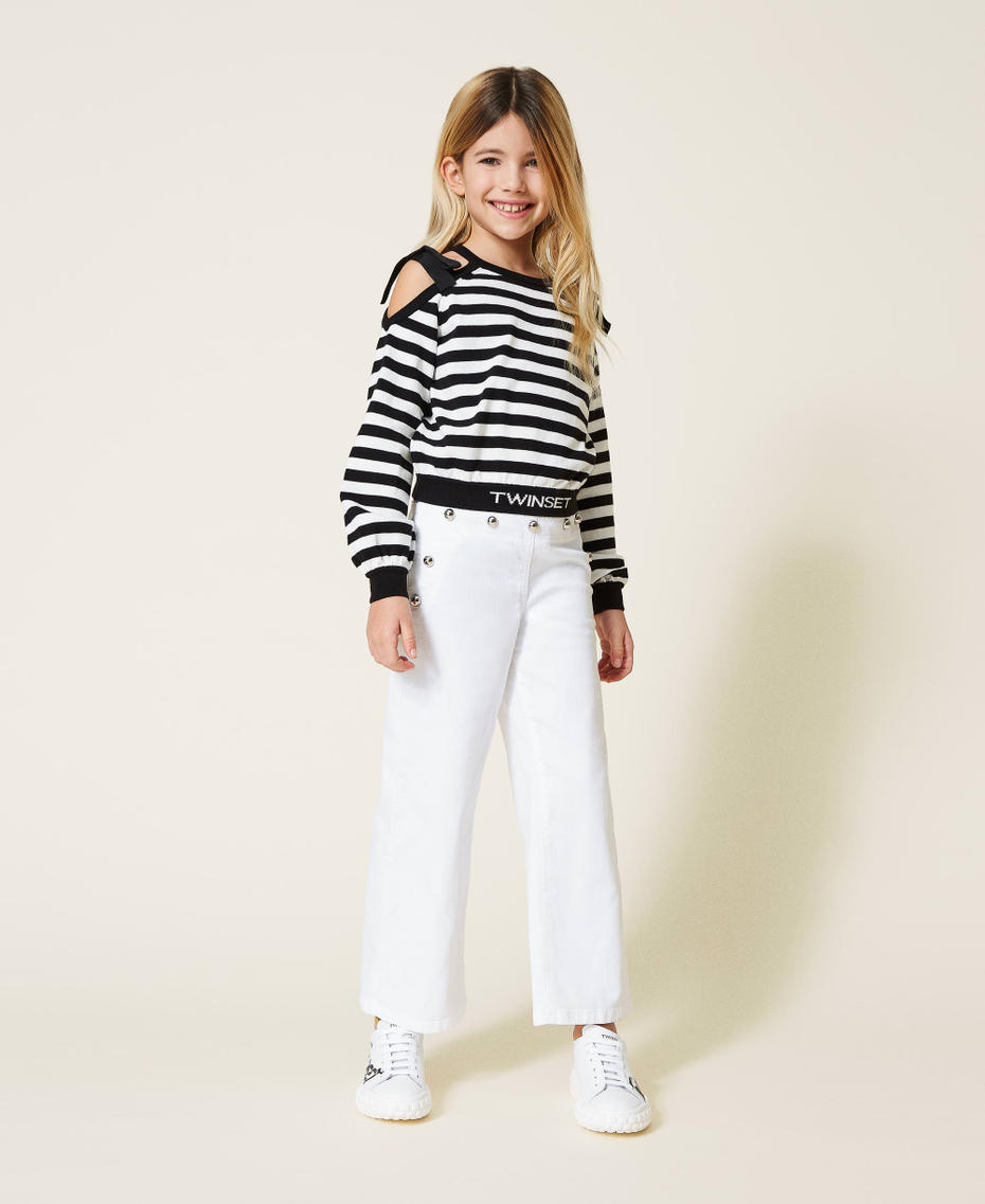 Pantal&oacute;n de pernera ancha de bull con tachuelas
