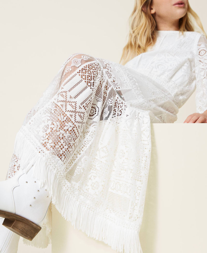 Длинное кружевное платье