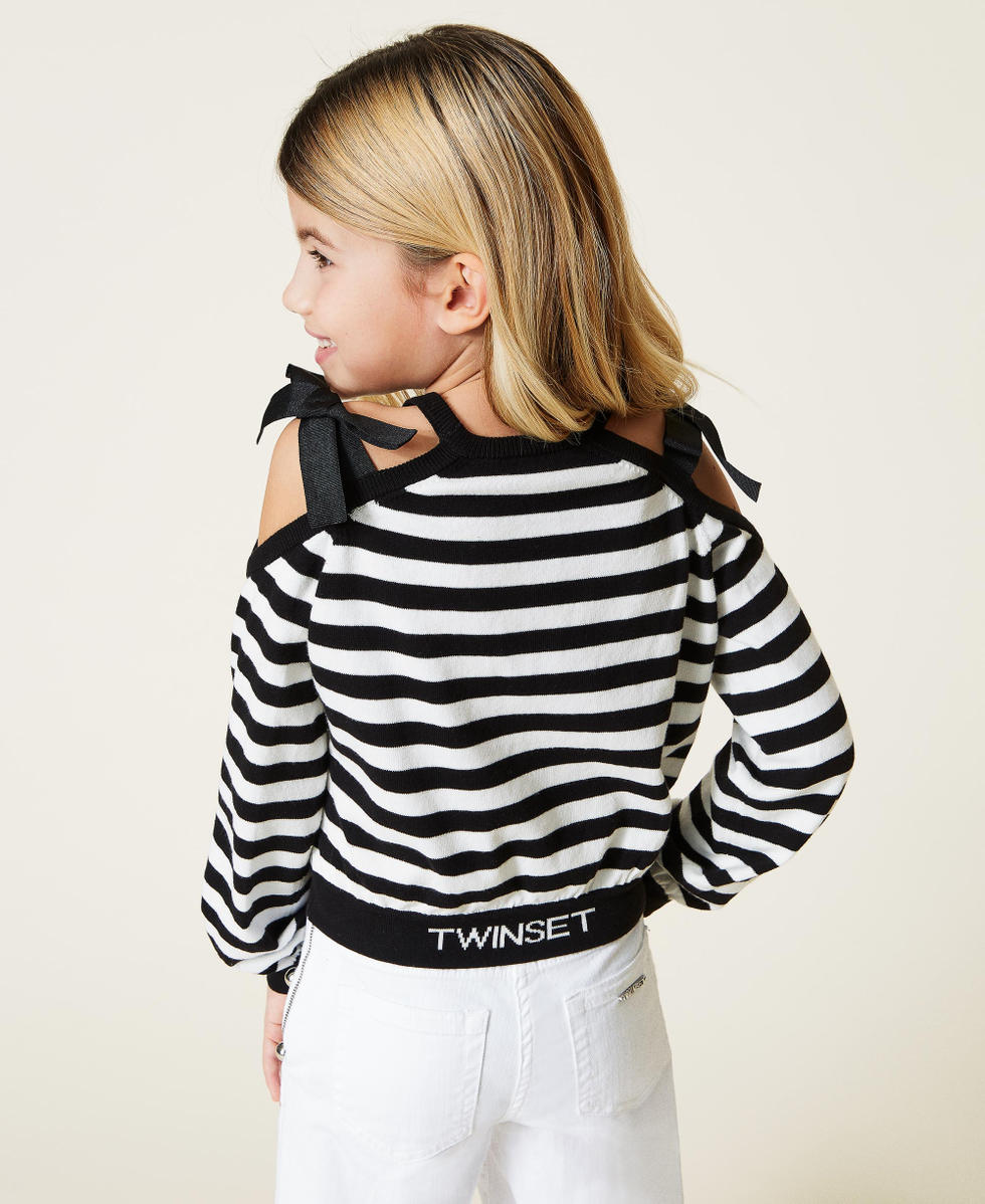 Pull ray&eacute; avec logo