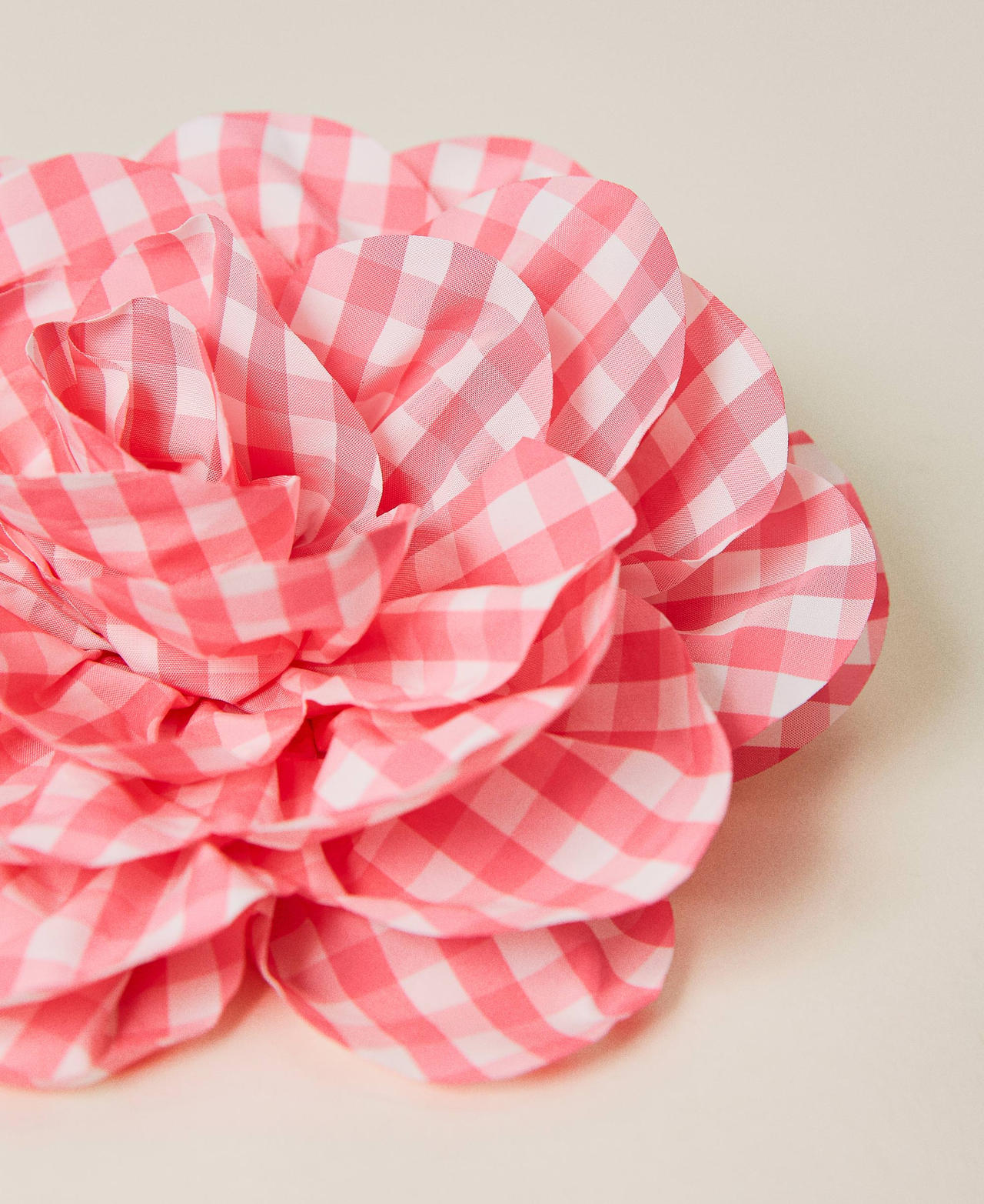Gingham pattern brooch