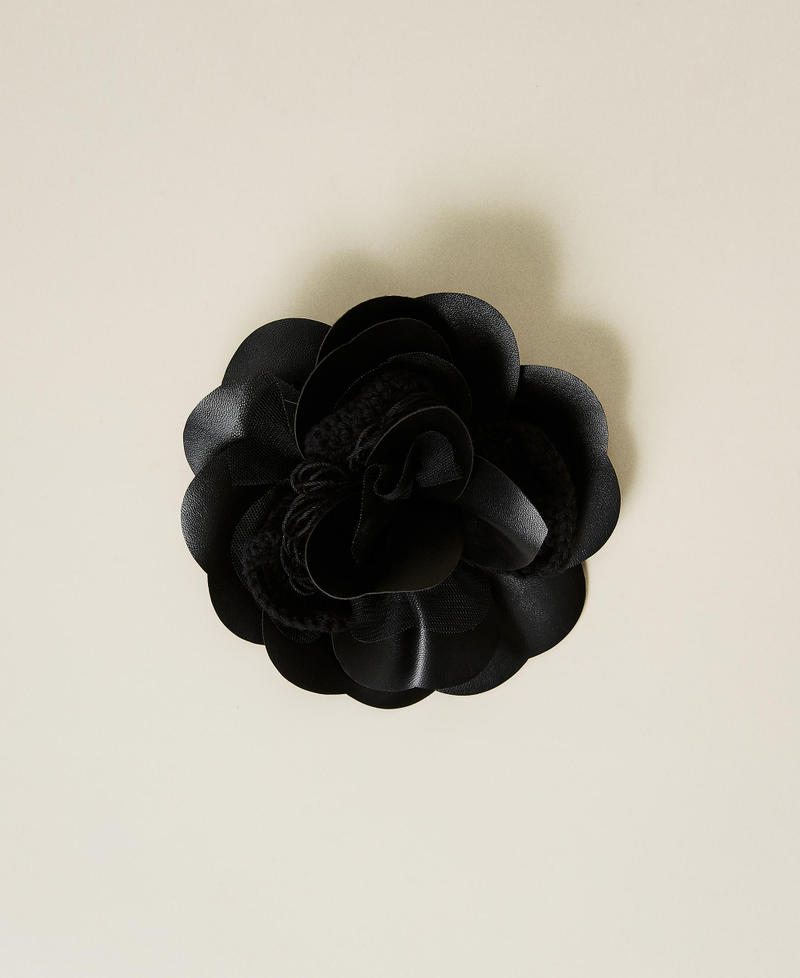 Flower brooch