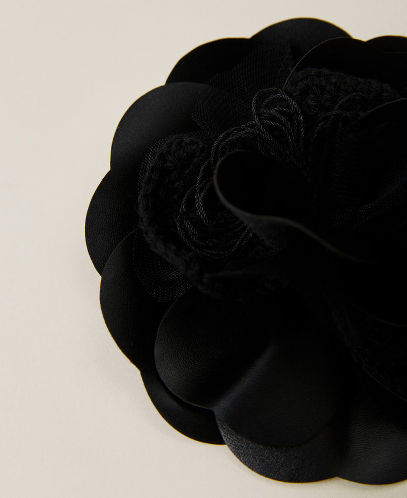 Flower brooch