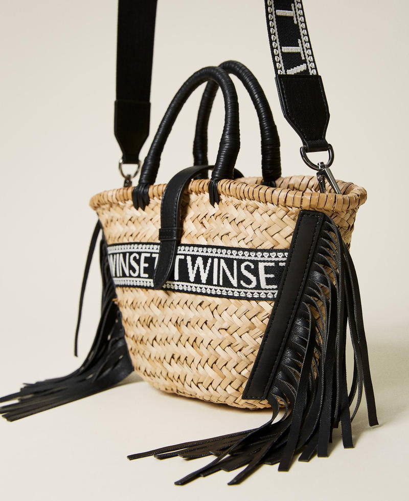 Straw shopper with fringes