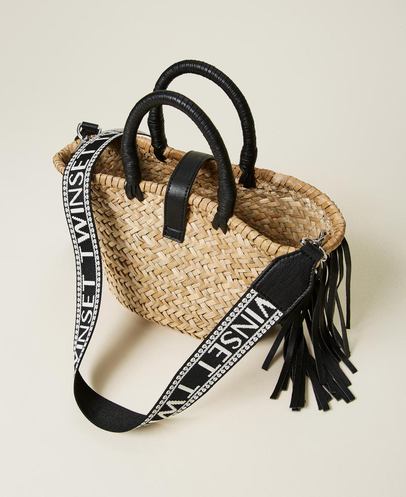 Straw shopper with fringes