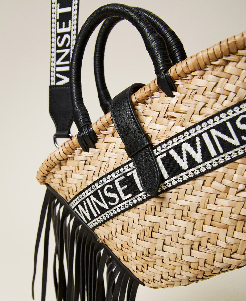 Straw shopper with fringes