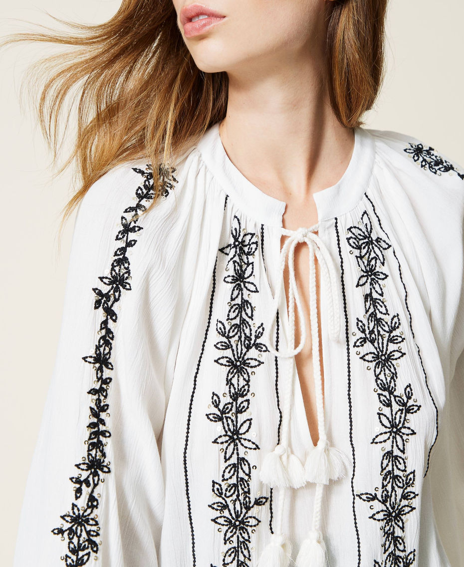 Creponne blouse with embroidery